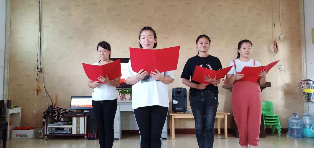 幼儿老师如何教诗歌朗诵？-图1