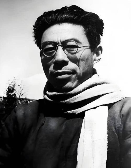 闻一多为何赞其诗歌为顶峰？-图3