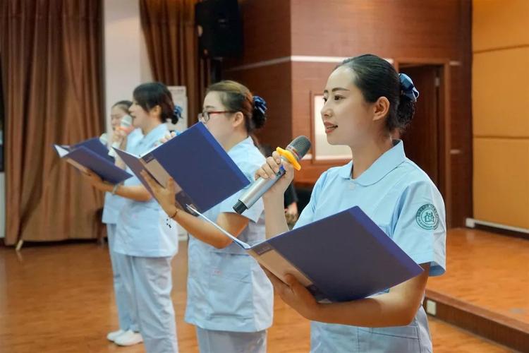 诗歌朗诵护士，心声还是职业？-图2